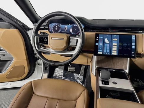 Certified 2024 Land Rover Range Rover Long Wheelbase SE AWD/4WD image 25