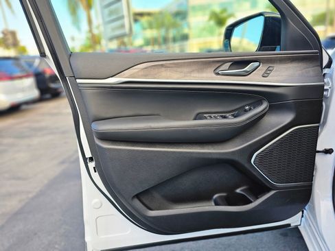 New 2026 Jeep Grand Cherokee Limited Reserve image 23