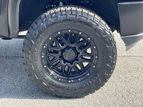 Used 2020 GMC Sierra 2500 AT4 w/ AT4 Premium Package image 11