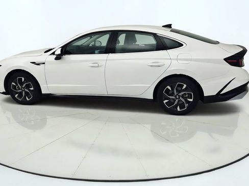 Used 2025 Hyundai Sonata SEL FWD image 4