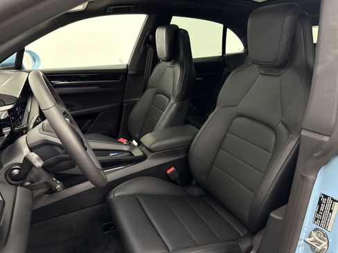 Used 2025 Porsche Macan Electric image 21