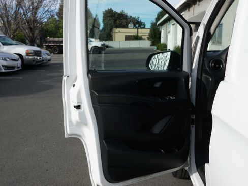 Used 2020 Mercedes-Benz Metris image 29