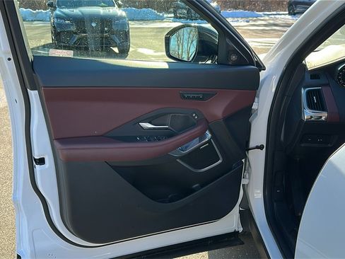 Used 2024 Jaguar E-PACE R-Dynamic SE image 8