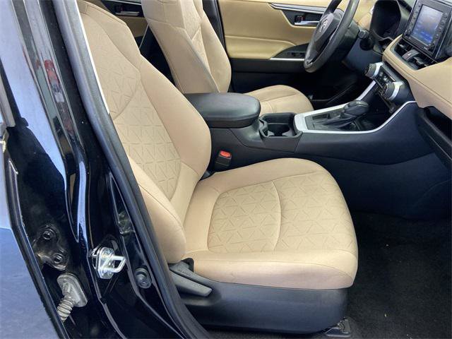 Certified 2021 Toyota RAV4 XLE w/ Convenience Package FWD image 33
