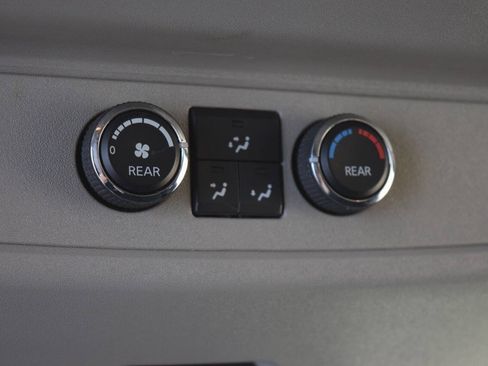 Used 2014 Nissan Armada SV AWD/4WD image 44