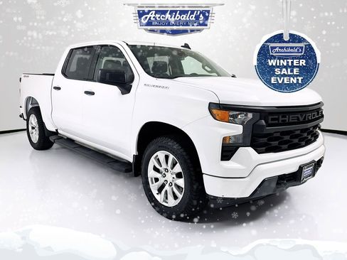 Used 2023 Chevrolet Silverado 1500 Custom image 1