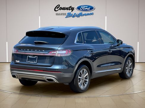 Used 2023 Lincoln Nautilus FWD image 8