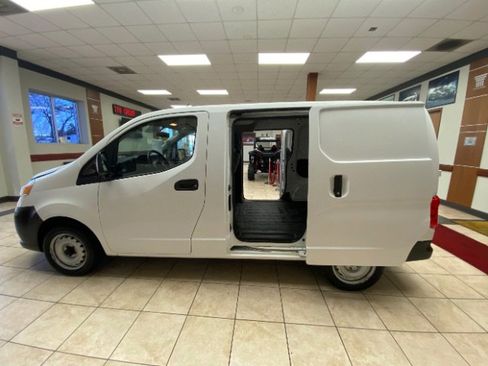 Used 2014 Nissan NV200 S w/ Cruise Control Package image 8