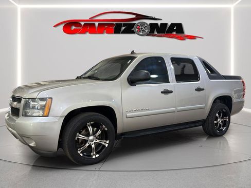 Used 2007 Chevrolet Avalanche LS image 2