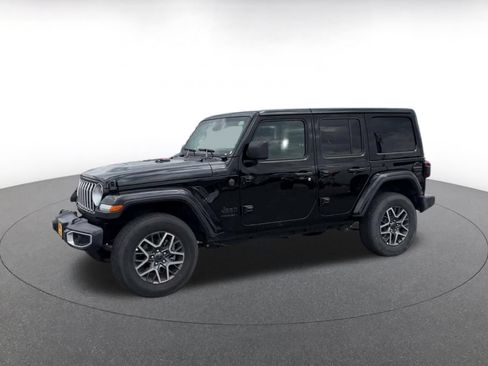 Used 2025 Jeep Wrangler Unlimited Sahara AWD/4WD image 8