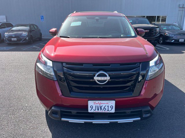 Used 2024 Nissan Pathfinder Platinum FWD image 8