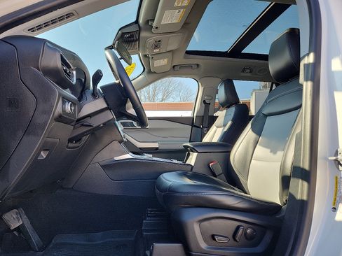 Used 2022 Ford Explorer XLT w/ Equipment Group 202A image 13