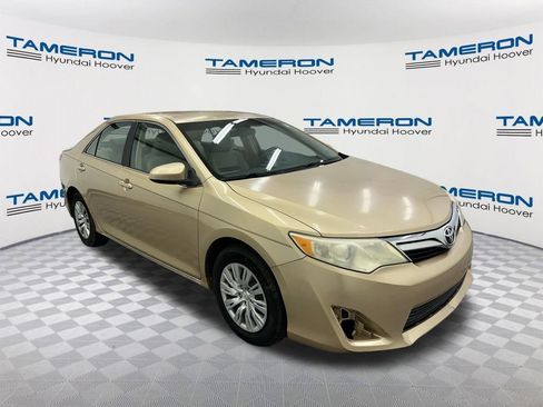 Used 2012 Toyota Camry LE FWD image 7