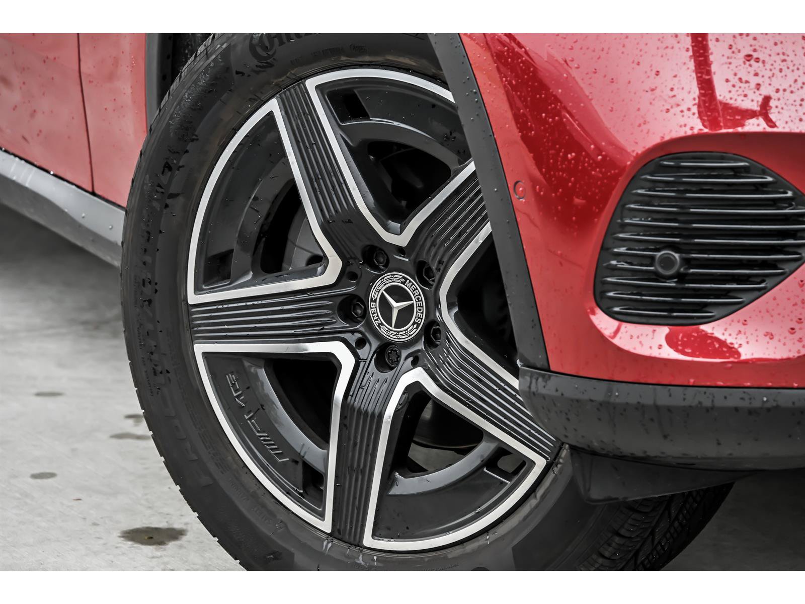 Used 2026 Mercedes-Benz GLC 300 4MATIC image 3