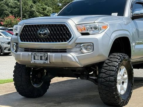 Used 2019 Toyota Tacoma SR w/ SR Convenience Package RWD image 11
