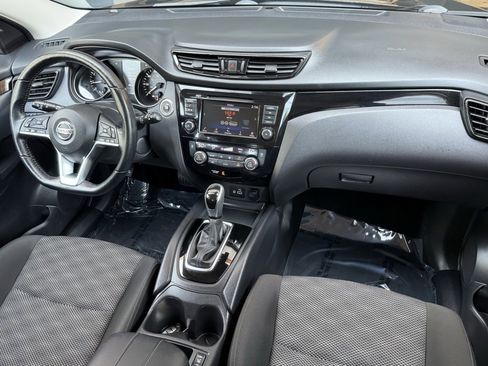 Used 2021 Nissan Rogue Sport SV image 21