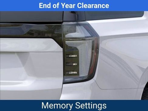 New 2025 Chevrolet Suburban High Country image 12