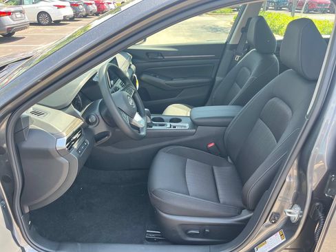 New 2026 Nissan Altima 2.5 SV AWD/4WD image 13