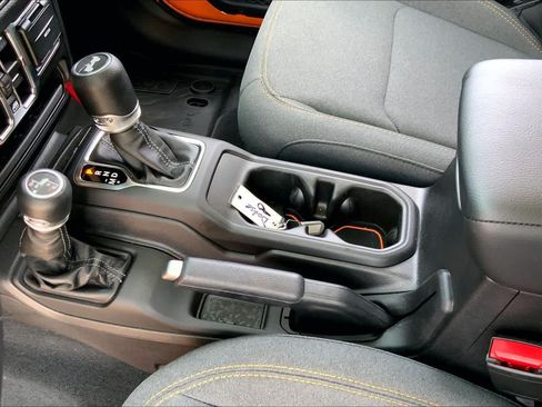 Used 2025 Jeep Wrangler Unlimited Sport AWD/4WD image 17