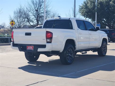 Used 2023 Toyota Tacoma SR5 w/ Technology Package image 3