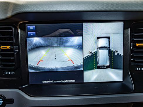 Used 2023 Ford Bronco Badlands image 23