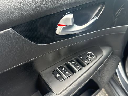 Used 2023 Kia Forte GT-Line w/ GT-Line Premium Package FWD image 12