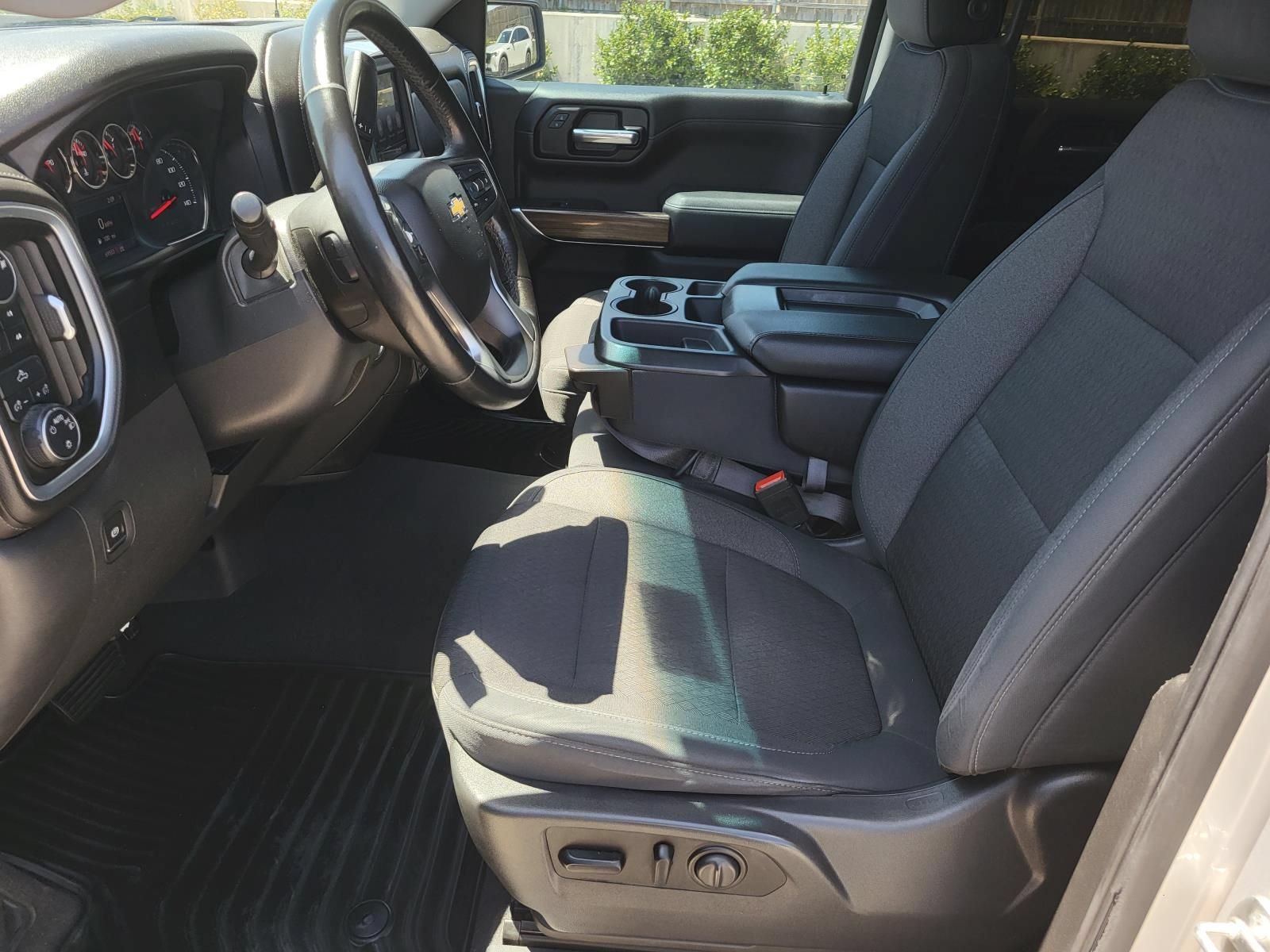 Used 2019 Chevrolet Silverado 1500 LT w/ Texas Edition AWD/4WD image 18