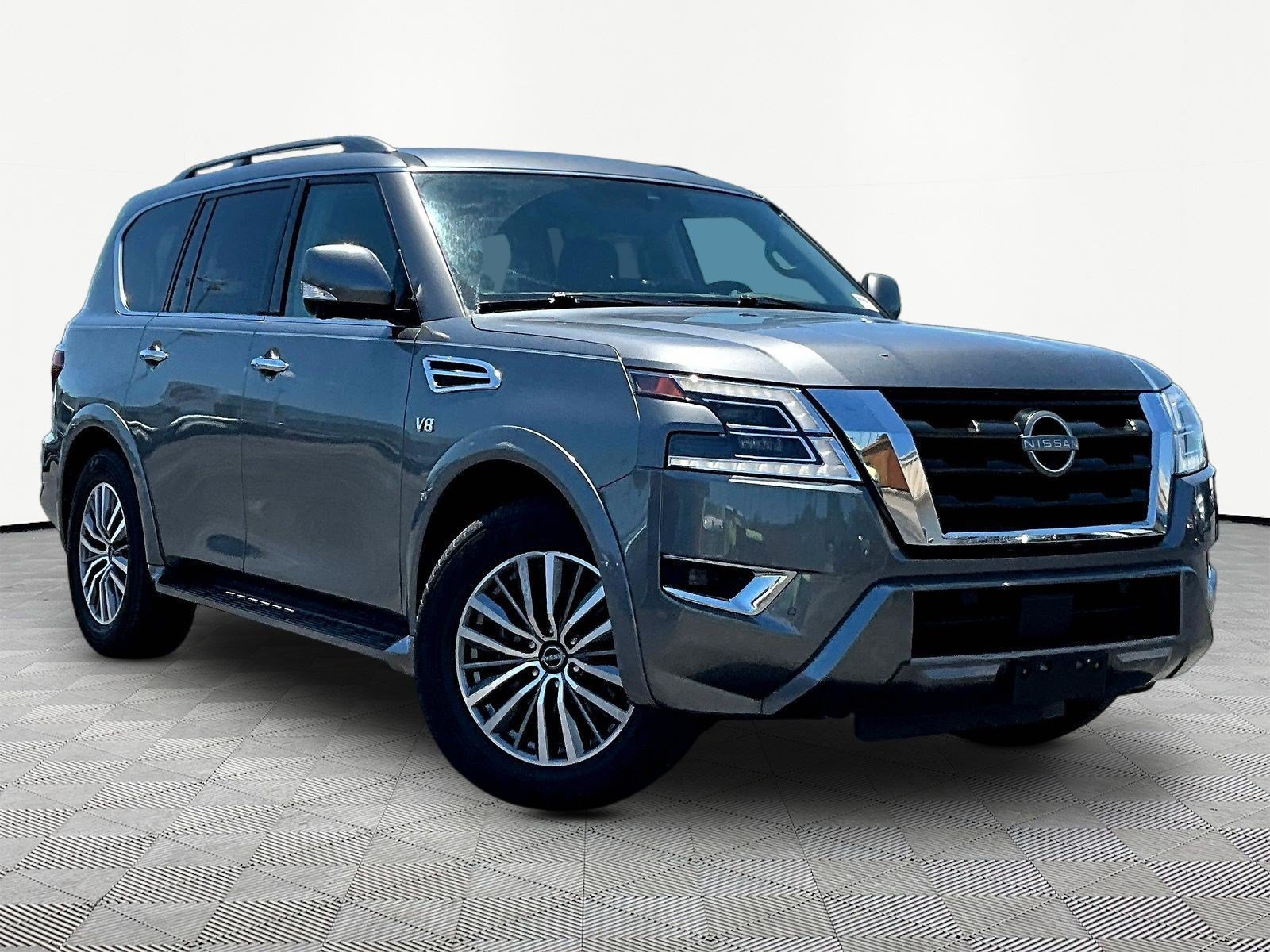 Used 2022 Nissan Armada SL w/ Captain's Chairs Package AWD/4WD image 3
