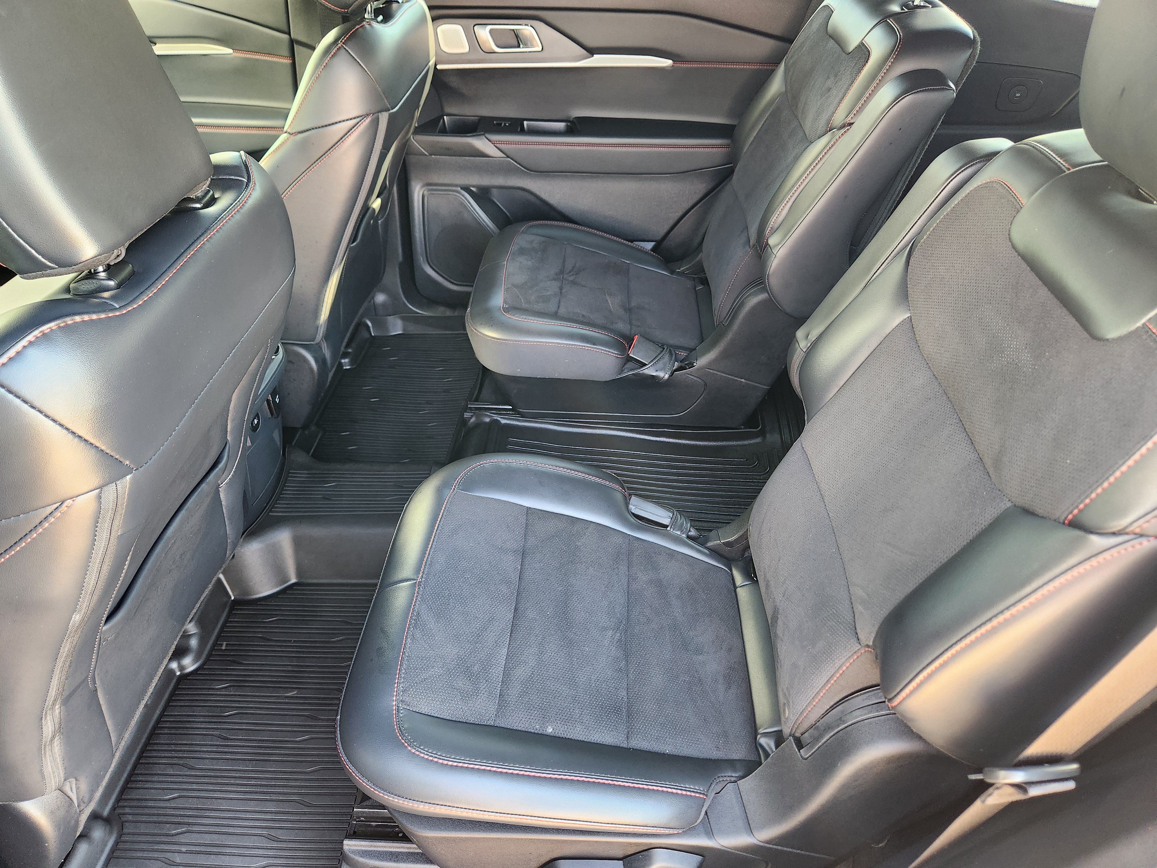 Used 2025 Ford Explorer ST w/ Sun And Sound Package AWD/4WD image 22