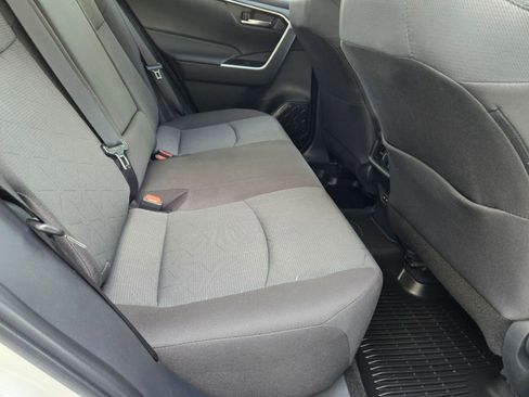 Used 2025 Toyota RAV4 XLE image 21
