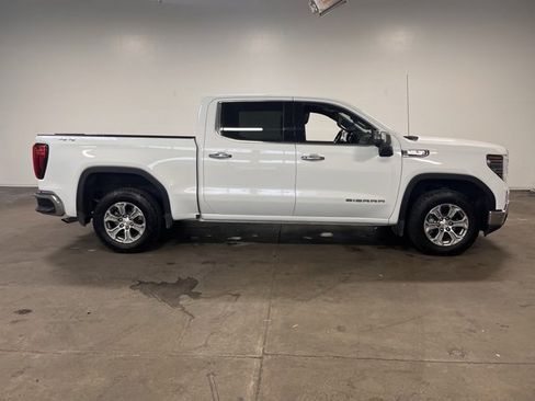 Used 2024 GMC Sierra 1500 SLT image 2