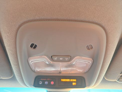 Used 2017 Chevrolet Bolt LT FWD image 23