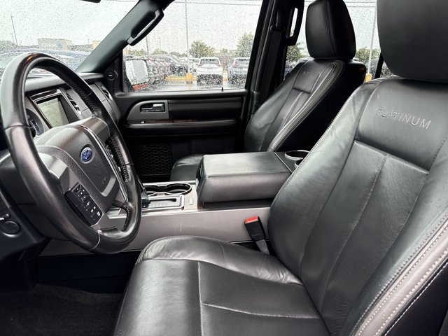 Used 2017 Ford Expedition Platinum AWD/4WD image 5