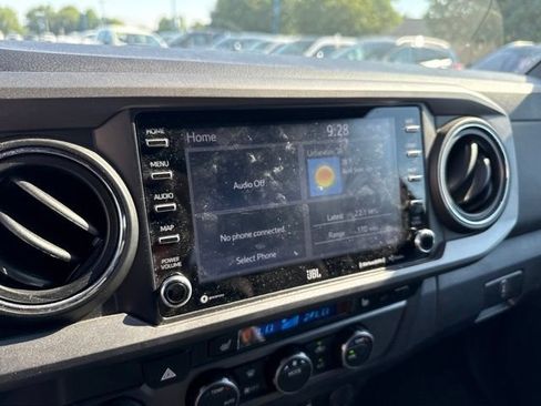 Used 2022 Toyota Tacoma TRD Sport w/ TRD Premium Sport Package AWD/4WD image 22