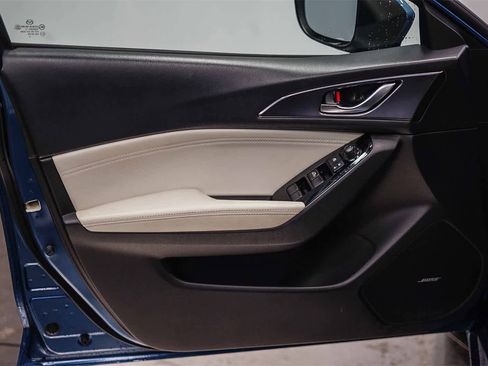 Used 2017 MAZDA MAZDA3 Grand Touring w/ Premium Equipment Package image 21