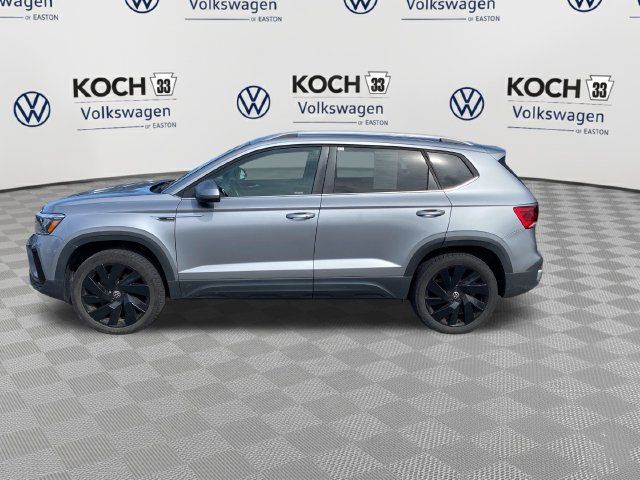 Used 2024 Volkswagen Taos SE AWD/4WD image 4