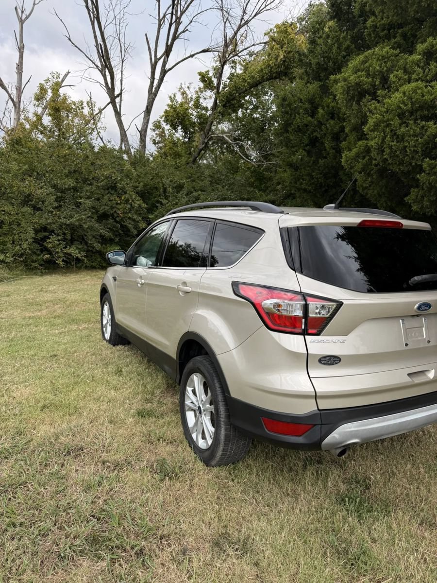 Used 2018 Ford Escape SE AWD/4WD image 4