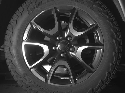 Used 2025 Jeep Compass Trailhawk AWD/4WD image 15