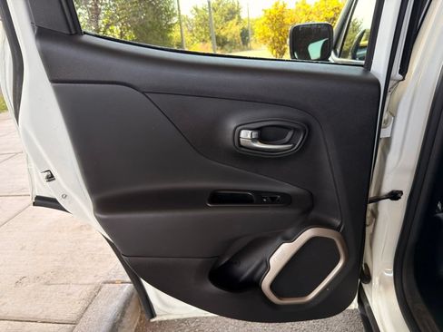 Used 2016 Jeep Renegade Limited AWD/4WD image 28