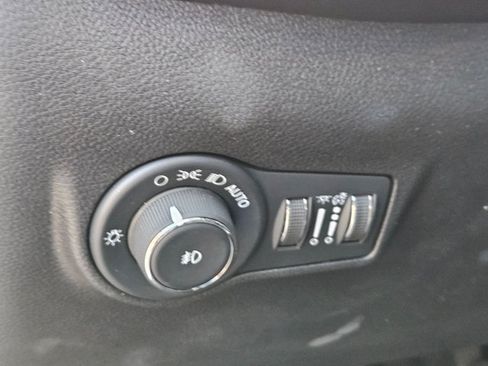 Used 2024 Jeep Compass Latitude AWD/4WD image 24