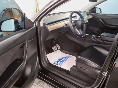 Used 2021 Tesla Model Y Performance AWD/4WD image 3