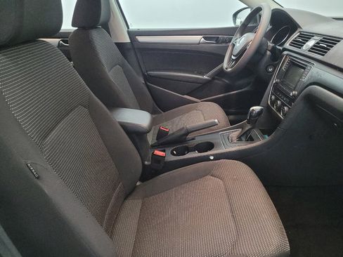 Used 2017 Volkswagen Passat 1.8T S image 21
