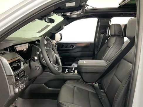 New 2026 GMC Yukon XL Denali w/ Denali Reserve Package image 28