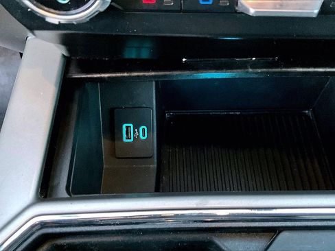 Used 2022 Ford F250 Lariat w/ Tremor Off-Road Package image 17