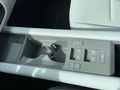 New 2024 Hyundai Ioniq 6 Limited image 18