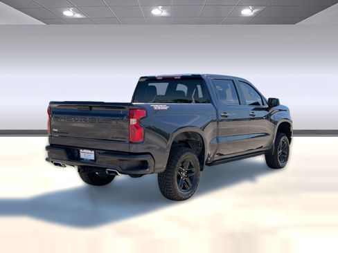 Used 2024 Chevrolet Silverado 1500 Custom Trail Boss w/ LPO, Dark Essentials Package image 9