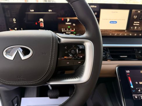 Used 2025 INFINITI QX80 Sensory image 50