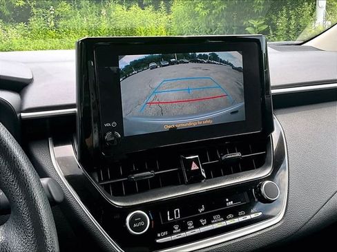 Used 2024 Toyota Corolla LE FWD image 19