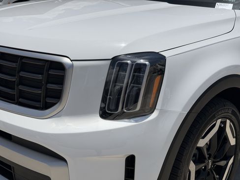 Certified 2024 Kia Telluride S FWD image 9