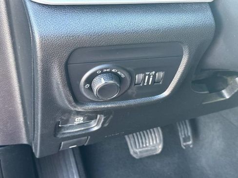 Used 2024 Jeep Grand Cherokee Laredo X w/ Luxury Tech Group I image 31